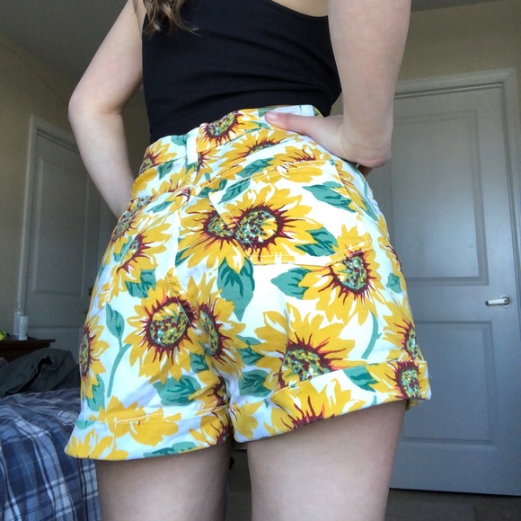 American Apparel High Rise White Sunflower Shorts - Picture 3 of 6